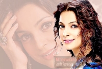 হঠাৎ কেন জুহি ক্ষেপে গেলেন?