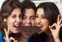 চমক নিয়ে আসছে এবার ডাব্বু রত্নানির ক্যালেন্ডার