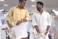 প্রভু দেবার সঙ্গে ধোনির 'ধুতি ডান্স'