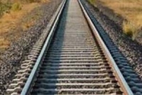 শরীরের ওপর দিয়ে ট্রেন গেলেও বেঁচে যান নারী!