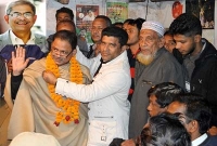  জয়ের মালা মির্জা ফখরুলের ভাইয়ের গলায়