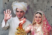 টাকার জন্যই কারিশমা আমাকে বিয়ে করেছিল : সঞ্জয় কাপুর