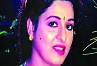 দেশে আসছেন শাবানা