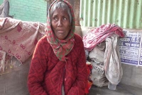 অবাক কাণ্ড, রেলস্টেশনে মাকে ফেলে গেছে ছেলে-ছেলের বউ