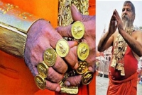 সন্ন্যাসী অথচ শরীরে তিন কোটি টাকার স্বর্ণ নিয়ে ঘুরে বেড়ান