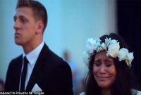 বিয়ের আসরে কেঁদে ফেললেন কনে, অনুষ্ঠানজুড়ে তোলপাড় বিয়ের আসরে কেঁদে ফেললেন কনে, অনুষ্ঠানজুড়ে তোলপাড়