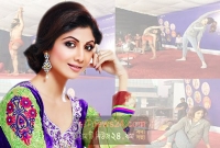 রামদেবকে পাল্লা দিয়ে যোগব্যায়াম করলেন শিল্পা