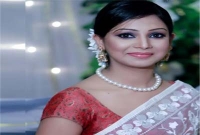 প্রভার পেছনে এখন লম্বা লাইন!