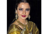 যশ চোপড়া পুরস্কার পেয়ে রেখার অনুভূতি