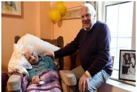 ১০০ বছর আগের ঘটনা দিব্যি বলতে পারেন মহিলা! ১০০ বছর আগের ঘটনা দিব্যি বলতে পারেন মহিলা!