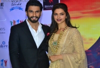 রণবীরকে আর পোষাচ্ছে না দীপিকার!