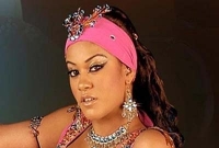 জেলখানার ভেতর সুন্দরীর নজর কাড়া ড্যান্স