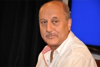 নিজেকে হিন্দু বলতে ভয় হয়, অনুপমের এ কথার নেপথ্যে কি আছে?