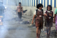 সাবধান, বাতাসে বিষ!