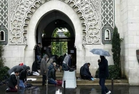 শুধু মুসলিম হওয়ার অপরাধে যে দেশে চাকরিচ্যুত হচ্ছে অনেকে শুধু মুসলিম হওয়ার অপরাধে যে দেশে চাকরিচ্যুত হচ্ছে অনেকে