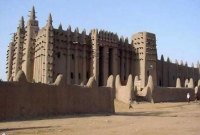 আল্লাহর কী রহমত, মসজিদটি মাটির তৈরি অথচ যুগ যুগ ধরে অক্ষত অবস্থায় দাঁড়িয়ে আছে