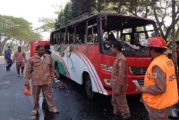 বাসে আগুন, প্রাণে বাঁচল ৪৫ যাত্রী