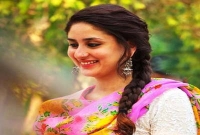 ঢাকা মাতাবেন কারিনা, টিকিট পাবেন যেখানে