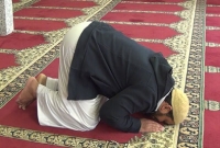 নামাজের পর যে ব্যক্তি এই কাজটি করবে ফেরেশতারা তার জন্য দোয়া করতে থাকবে