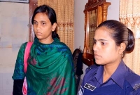 চাঁদাবাজ প্রেমিকের প্রেমে পড়ে কারাগারে শিক্ষিকা