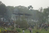 মসজিদের মাইকের আওয়াজ শুনে পীরের আস্তানায় আগুন