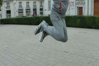 জুতা পরলেই ভাসতে পারবেন শূন্যে!