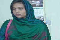 শিক্ষিকা মেয়ে আটকের খবরে জ্ঞান হারালেন বাবা