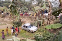  অল্পের জন্য প্রাণে বাঁচলেন এমপি বকুল