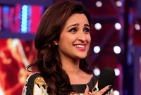  গ্লামার দুনিয়ায় সফল বলিউড নায়িকা গানেও গ্র্যাজুয়েট!