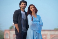 ক্যাটরিনা-আদিত্যের প্রেমে বাধা ফেরদৌসের মা!