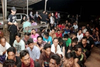 মালয়েশিয়ায় চার অবৈধ বাংলাদেশি আটক