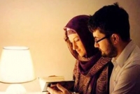 স্বামী-স্ত্রীর মধ্যে ভালোবাসা বাড়াতে মহানবী (সা.) অতি সহজ এই কাজটি করতে বলেছেন