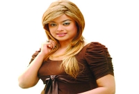 আলোচিত সেই সাহারা কেন বোরকা পরে থাকেন?