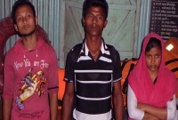 এক বউকে নিয়ে দুই স্বামীর টানা হেঁচড়া!