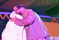  বৃদ্ধার গান শুনে কান্নায় ভেঙে পড়েন সংস্কৃতিমন্ত্রী