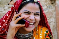 অদ্ভূত নিয়ম, বিয়ের আগে মোবাইল ব্যবহার করতে পারে না মেয়েরা