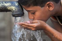 যেভাবে পানি পান করলেই পড়বেন বিপদে!