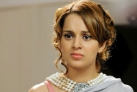 এই সুন্দরী কাজ প্রতি নেন ১১ কোটি!