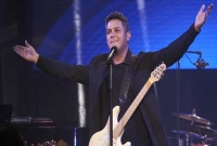 কনসার্ট থামিয়ে মহিলাকে লাঞ্ছনার প্রতিবাদে জনপ্রিয় শিল্পী