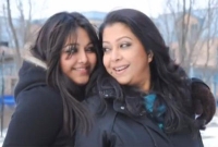 মাকে নিয়ে দিতি ও তার মেয়ের গান