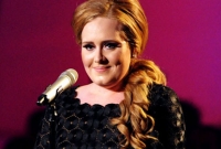 গায়িকাকে মোটা বলে খোঁটা, উচিত জবাব সাংবাদিককে!