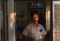 পোশাক কারখানায় ডাকাতি, গুলিবিদ্ধ ৪