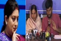 ‘জ্বালাময়ী’ ভাষণের পর ‘মিথ্যাবাদী’ তকমা পেলেন স্মৃতি!