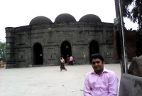 পাঁচ টাকায় সাড়ে ৪শ’ বছরের পুরনো কুসুম্বা মসজিদ