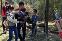 পর্যটকদের সেলফিতে ময়ূরের হার্ট অ্যাটাক!