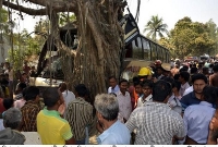  দিনাজপুরে সড়ক দুর্ঘটনায় নিহত ২ আহত ১০