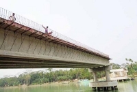 কাঁঠালিয়া-আমুয়া সেতু নির্ধারিত সময়ে নির্মাণ নিয়ে শঙ্কা