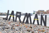 জার্মান ভূপর্যটকের ভাসমান মমি, কানে ফোন!