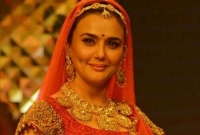 হুট করে বিয়ে করলেন কেন প্রীতি জিনতা?