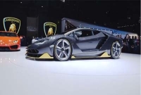 স্বর্ণের প্রলেপ দেয়া গাড়ি, দাম শুনলে চমকে যাবেন